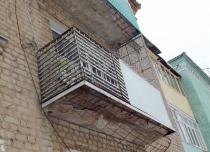 Кто по закону обязан ремонтировать балкон в квартире?